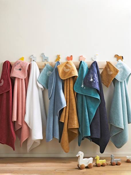 Cape de bain personnalisable et gant de toilette blanc+bleu moyen+framboise+marine+ocre+rose poudré+vert bleuté+vert céladon - vertbaudet enfant 