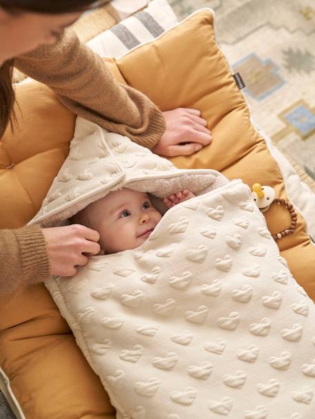 Bébé-Nid d'ange motif coeur en jacquard