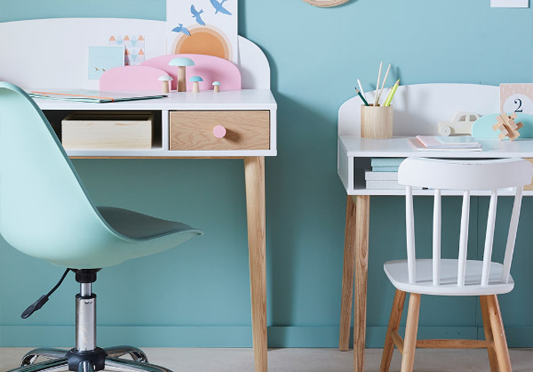 Chaises et bureaux enfant